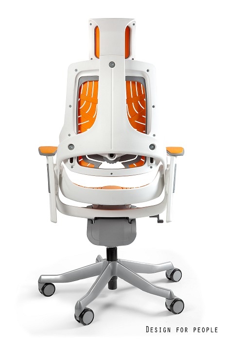 Ergonomiczny fotel biurowy biały